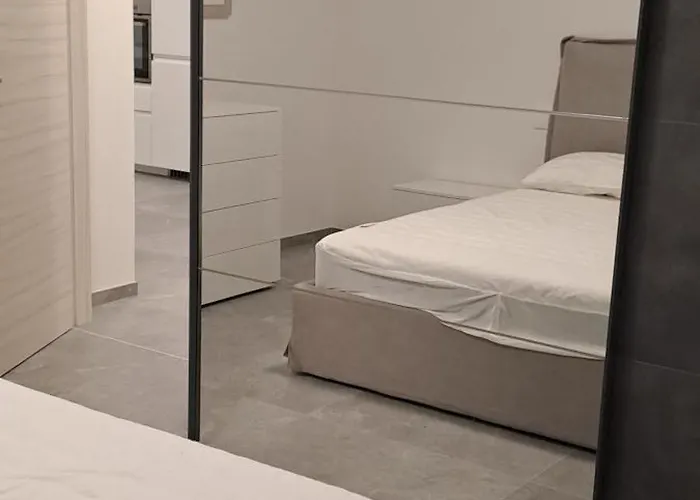 2 Viale Diana 3 Piano Secondo